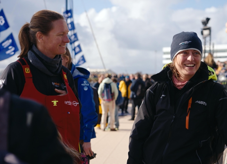 Justine Mettraux et sa soeur, Elodie-Jane Mettraux sur les pontons du Havre l'an dernier